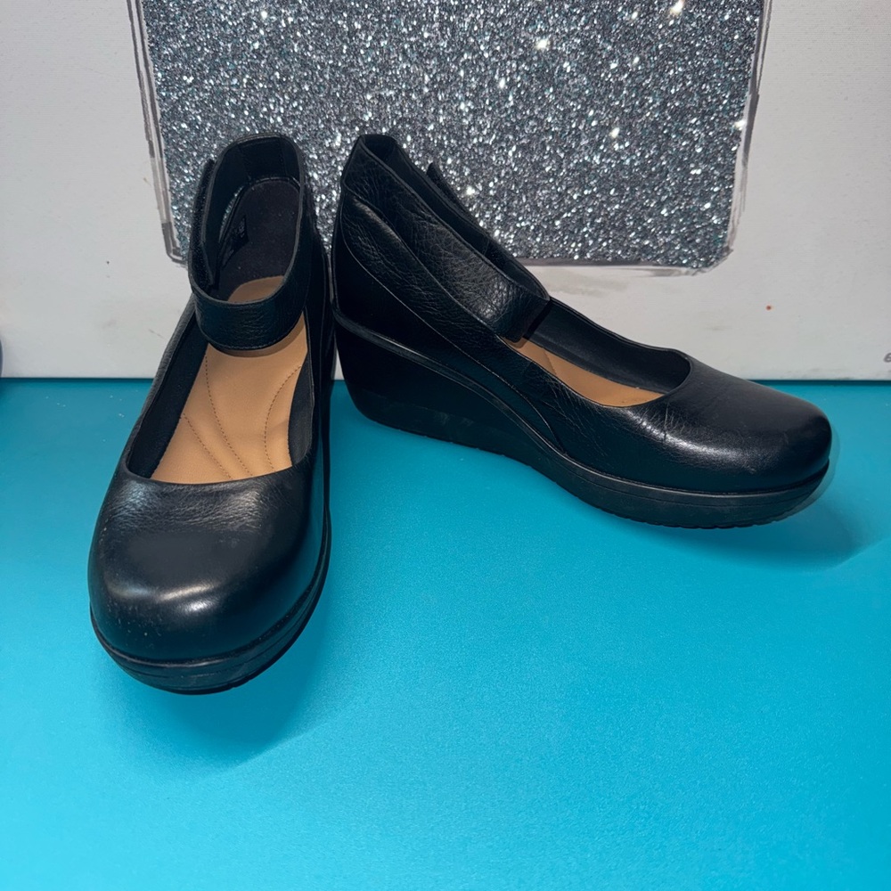 Clarks Black Leather Wedge Mary Jane Pumps - Picture 2 of 14